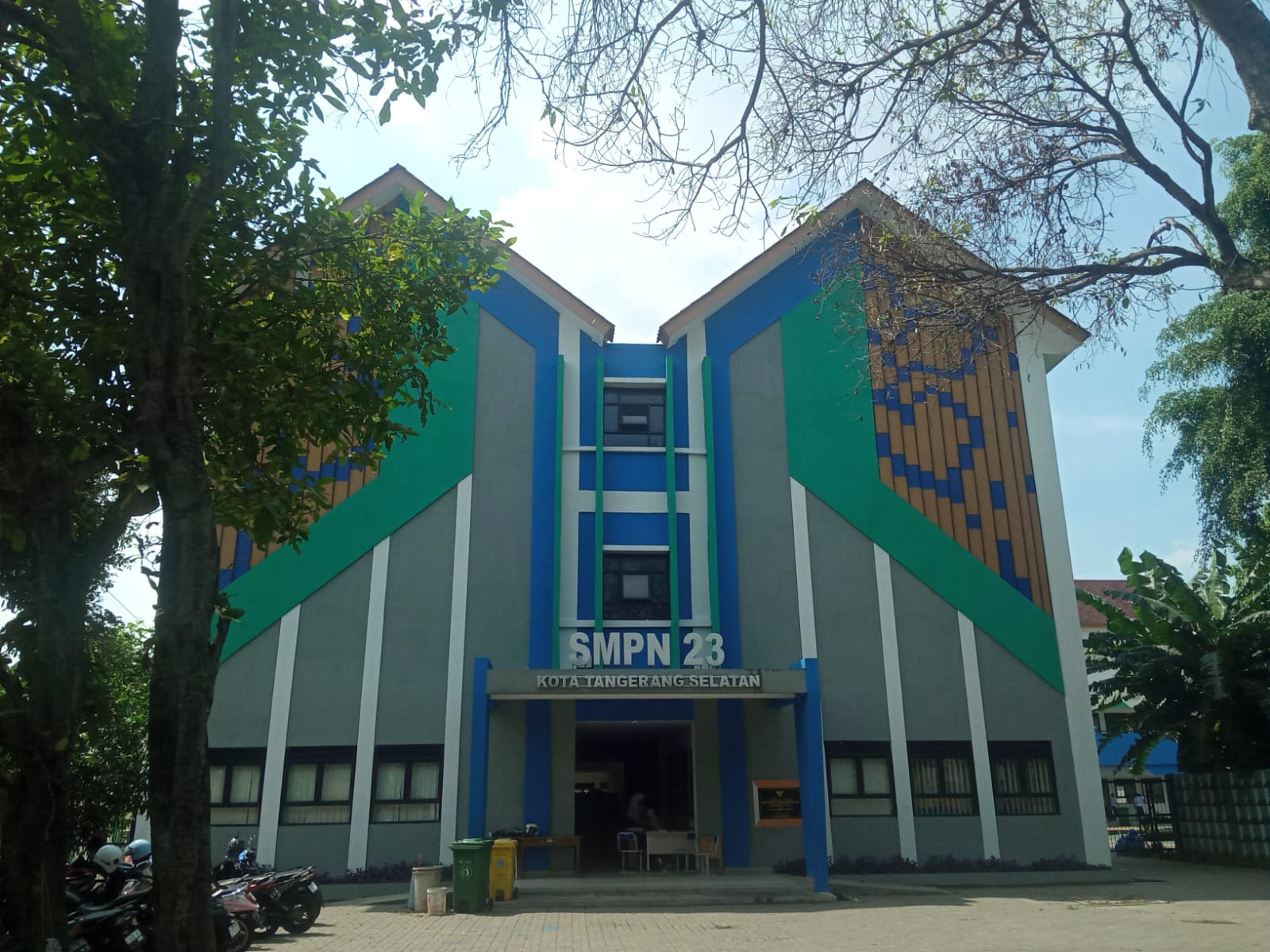 foto gedung sekolah smpn 23 tangsel