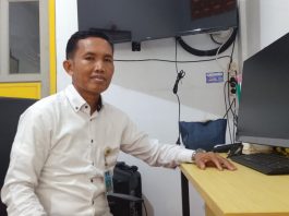 kepala Sekolah SMPN 14 Kota Tangerang Selatan di ruang kerjanya, Selasa (22/4/2026).