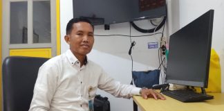 kepala Sekolah SMPN 14 Kota Tangerang Selatan di ruang kerjanya, Selasa (22/4/2026).