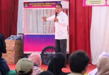 Bupati Tangerang Serahkan Bantuan 50 Gerobak UMKM dan Kompor Gas Untuk Warga 3 Kecamatan