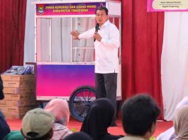 Bupati Tangerang Serahkan Bantuan 50 Gerobak UMKM dan Kompor Gas Untuk Warga 3 Kecamatan