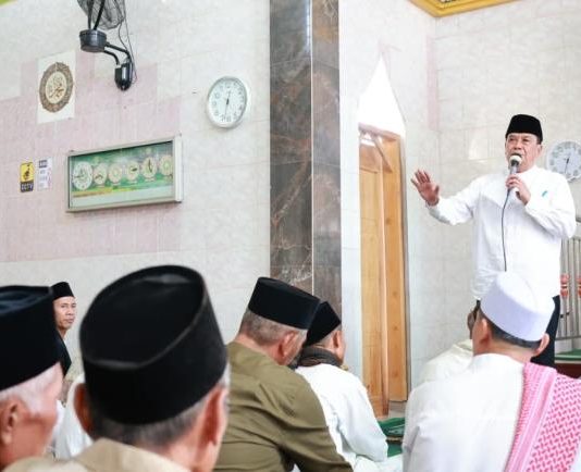 Bupati Tangerang Jumling Sambangi Warga Kadusirung Pagedangan
