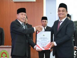 WAKIL BUPATI LANTIK KEPALA DINAS KEPENDUDUKAN DAN PENCATATAN SIPIL, KABUPATEN KETAPANG.