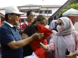 Semarak Kemerdekaan, Sachrudin Pimpin ASN Mempercantik Kota dan Bagikan Bendera