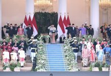 Presiden Prabowo Pimpin Upacara Penurunan Bendera Merah Putih di Istana Merdeka, Tegaskan Semangat Kebersamaan di HUT ke-81 Kemerdekaan RI
